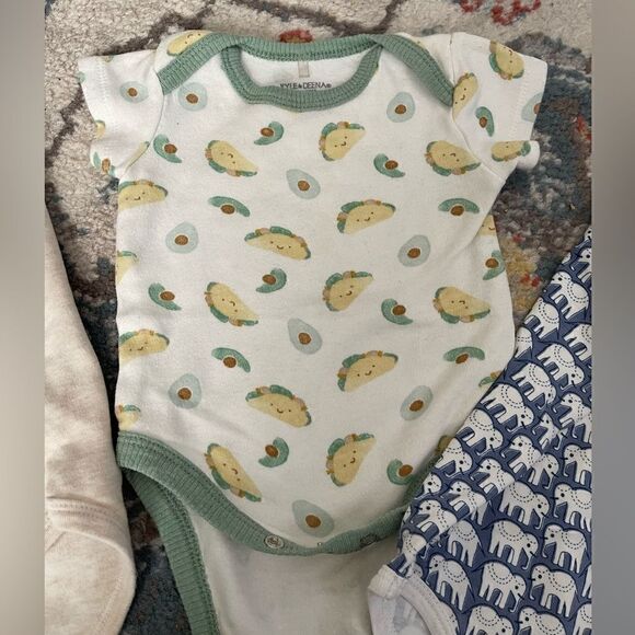 Bundle of five 3-6 month short sleeve shirt onesies - Picture 3 of 7